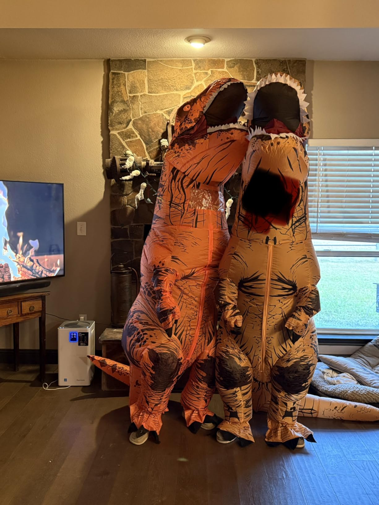 大人用インフレータブル恐竜コスプレハロウィンコスチューム、膨 - Inflatable Dinosaur Costume Adult のレビューと価格
